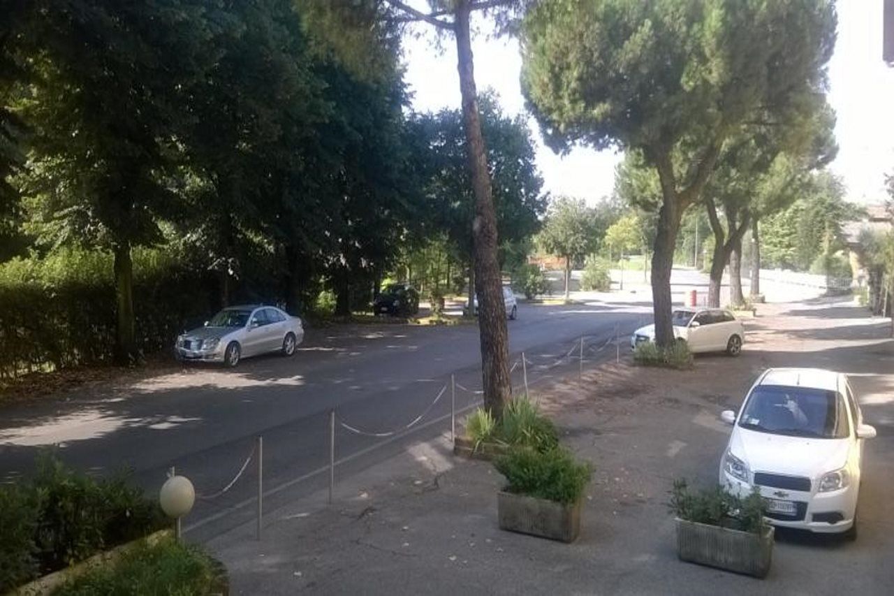 Hotel La Passeggiata Desenzano del Garda Exterior foto